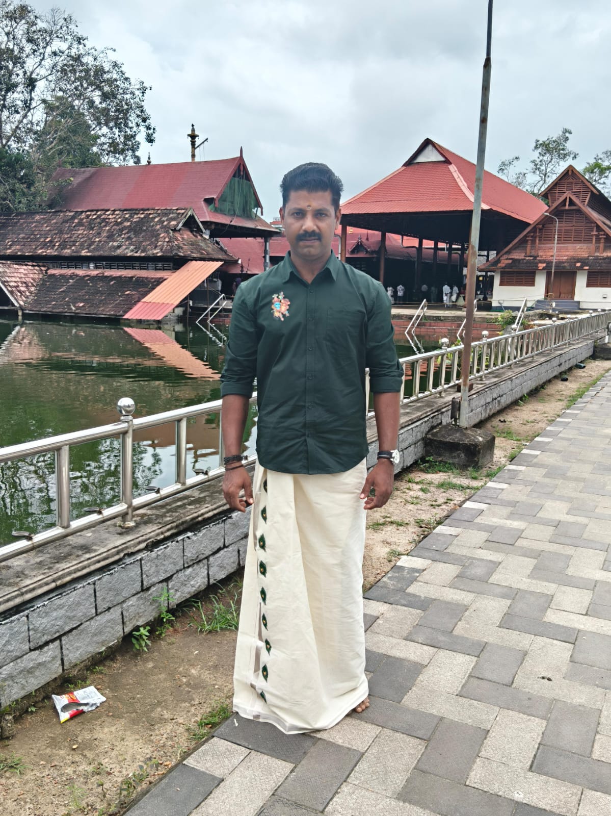 Zyara Bottle Green Radha Krishna Printed Shirt