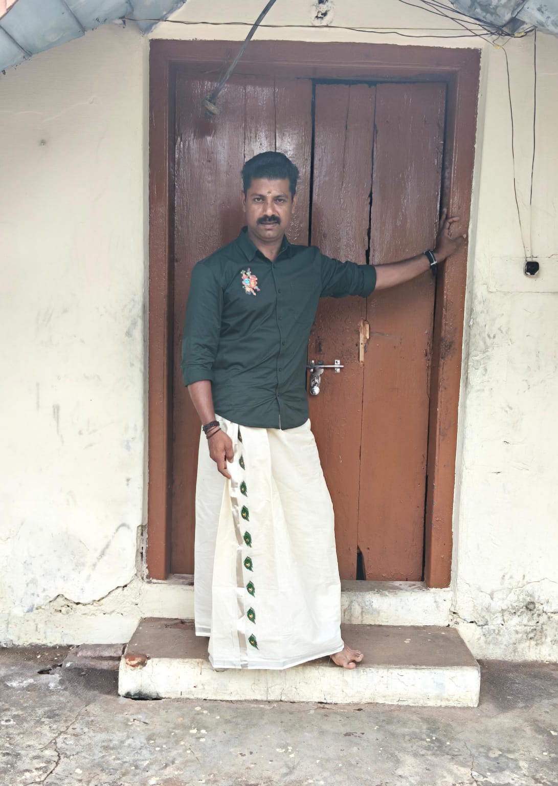 Zyara Bottle Green Radha Krishna Printed Shirt