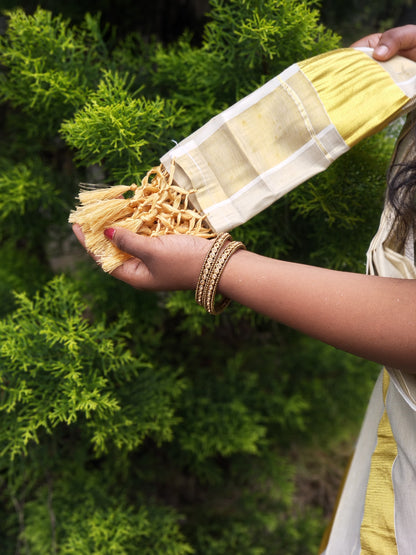 Zyara Kasavu Set Mundu