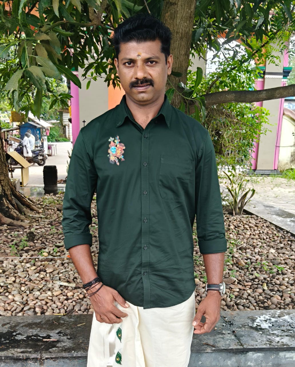 Zyara Bottle Green Radha Krishna Printed Shirt